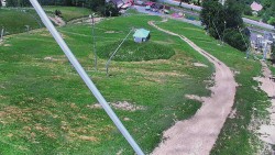 Spodní část sjezdovky skiareálu Karolinka