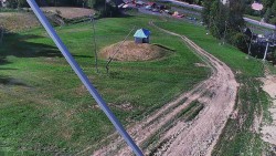 Spodní část sjezdovky skiareálu Karolinka