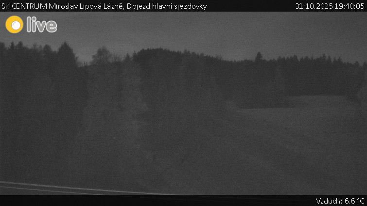 SKICENTRUM Miroslav Lipová Lázně - Dojezd hlavní sjezdovky - 31.10.2025 v 19:40 SKICENTRUM Miroslav Lipová Lázně - Dojezd hlavní sjezdovky - 31.10.2025 v 19:40