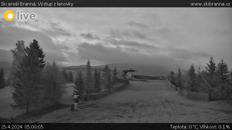 Ski areál Branná - Výstup z lanovky - 25.4.2024 v 05:00