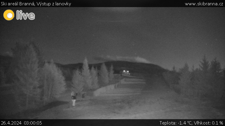 Ski areál Branná - Výstup z lanovky - 26.4.2024 v 03:00