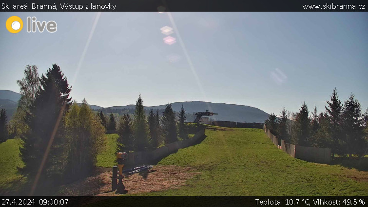 Ski areál Branná - Výstup z lanovky - 27.4.2024 v 09:00