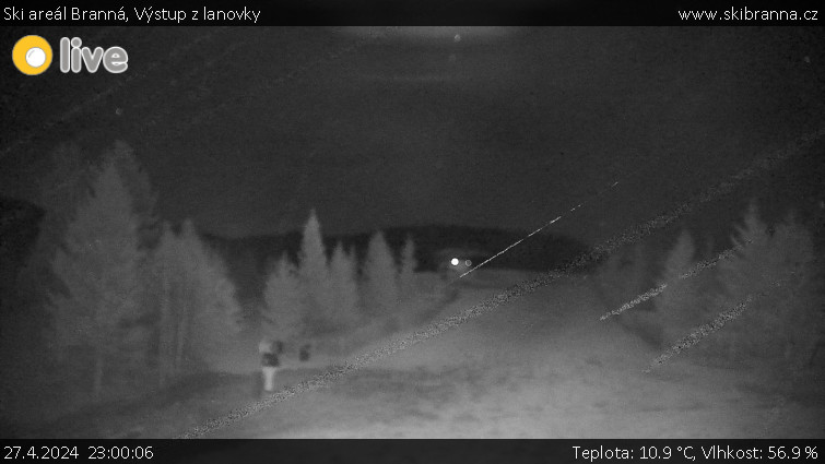 Ski areál Branná - Výstup z lanovky - 27.4.2024 v 23:00
