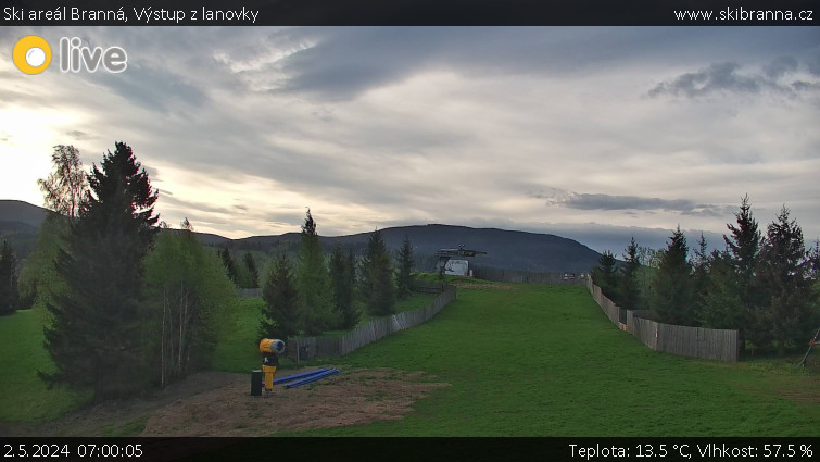 Ski areál Branná - Výstup z lanovky - 2.5.2024 v 07:00