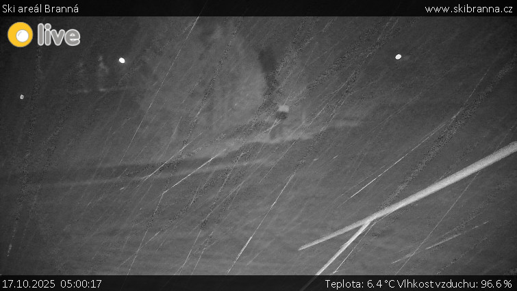 Ski areál Branná - Ski Branná - horní kamera - 17.10.2025 v 05:00 Ski areál Branná - Ski Branná - horní kamera - 17.10.2025 v 05:00