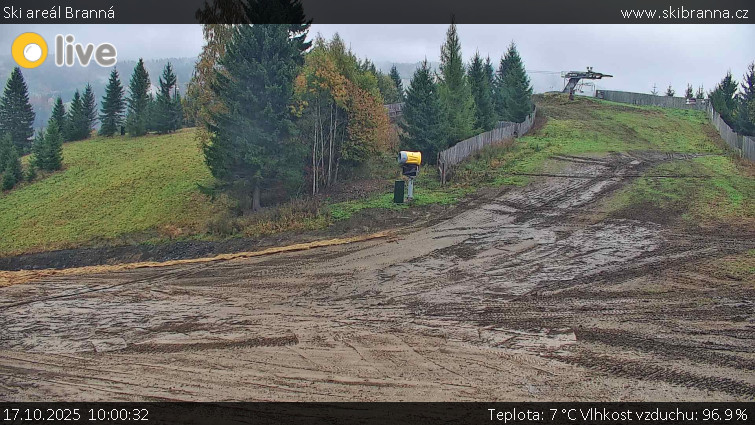 Ski areál Branná - Ski Branná - horní kamera - 17.10.2025 v 10:00 Ski areál Branná - Ski Branná - horní kamera - 17.10.2025 v 10:00