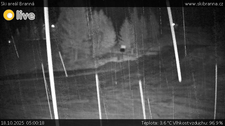 Ski areál Branná - Ski Branná - horní kamera - 18.10.2025 v 05:00 Ski areál Branná - Ski Branná - horní kamera - 18.10.2025 v 05:00