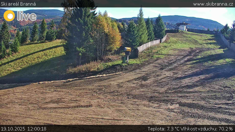Ski areál Branná - Ski Branná - horní kamera - 19.10.2025 v 12:00 Ski areál Branná - Ski Branná - horní kamera - 19.10.2025 v 12:00