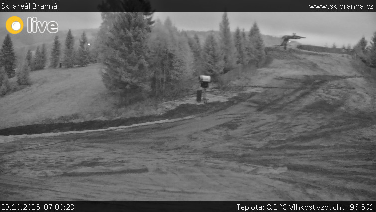 Ski areál Branná - Ski Branná - horní kamera - 23.10.2025 v 07:00 Ski areál Branná - Ski Branná - horní kamera - 23.10.2025 v 07:00