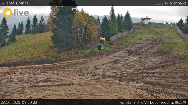 Ski areál Branná - Ski Branná - horní kamera - 23.10.2025 v 08:00 Ski areál Branná - Ski Branná - horní kamera - 23.10.2025 v 08:00