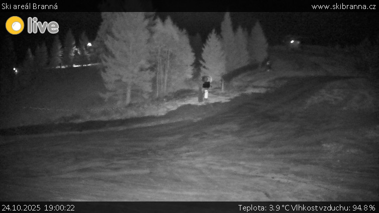 Ski areál Branná - Ski Branná - horní kamera - 24.10.2025 v 19:00 Ski areál Branná - Ski Branná - horní kamera - 24.10.2025 v 19:00