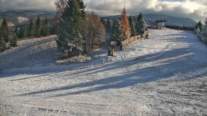 Ski areál Branná - Ski Branná - horní kamera - 18.11.2025 v 11:00 Ski areál Branná - Ski Branná - horní kamera - 18.11.2025 v 11:00
