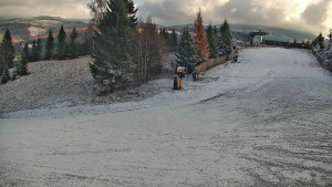 Ski areál Branná - Ski Branná - horní kamera - 18.11.2025 v 12:00 Ski areál Branná - Ski Branná - horní kamera - 18.11.2025 v 12:00