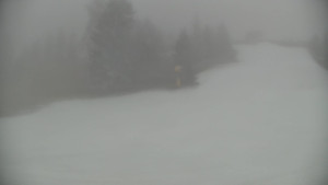 Ski areál Branná - Ski Branná - horní kamera - 15.12.2025 v 09:00 Ski areál Branná - Ski Branná - horní kamera - 15.12.2025 v 09:00