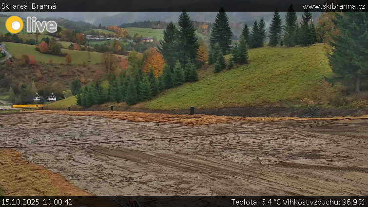 Ski areál Branná - Ski Branná - horní kamera - 15.10.2025 v 10:00 Ski areál Branná - Ski Branná - horní kamera - 15.10.2025 v 10:00