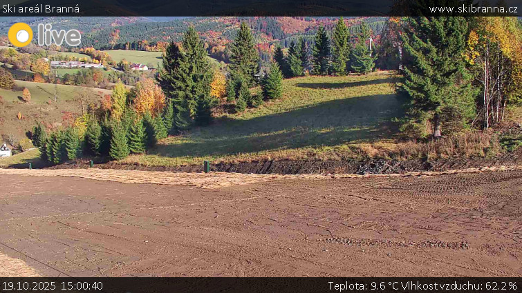 Ski areál Branná - Ski Branná - horní kamera - 19.10.2025 v 15:00 Ski areál Branná - Ski Branná - horní kamera - 19.10.2025 v 15:00