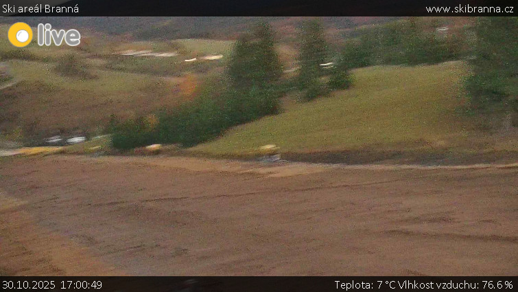 Ski areál Branná - Ski Branná - horní kamera - 30.10.2025 v 17:00 Ski areál Branná - Ski Branná - horní kamera - 30.10.2025 v 17:00