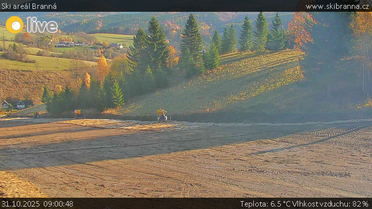 Ski areál Branná - Ski Branná - horní kamera - 31.10.2025 v 09:00 Ski areál Branná - Ski Branná - horní kamera - 31.10.2025 v 09:00
