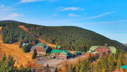Panorama Jižní svahy, Hotel, Nástup
