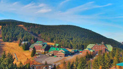 Panorama Jižní svahy, Hotel, Nástup