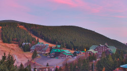 Panorama Jižní svahy, Hotel, Nástup