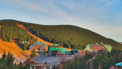 Panorama Jižní svahy, Hotel, Nástup