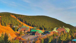 Panorama Jižní svahy, Hotel, Nástup