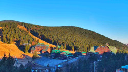 Panorama Jižní svahy, Hotel, Nástup