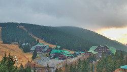 Panorama Jižní svahy, Hotel, Nástup