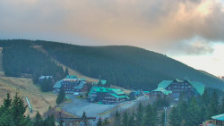 Panorama Jižní svahy, Hotel, Nástup