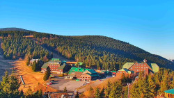 Panorama Jižní svahy, Hotel, Nástup