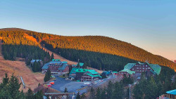 Panorama Jižní svahy, Hotel, Nástup