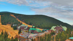 Panorama Jižní svahy, Hotel, Nástup