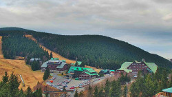 Panorama Jižní svahy, Hotel, Nástup