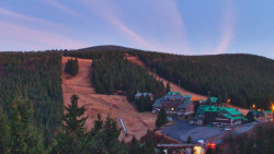 Panorama Jižní svahy, Hotel, Nástup