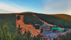 Panorama Jižní svahy, Hotel, Nástup