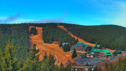 Panorama Jižní svahy, Hotel, Nástup