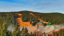 Panorama Jižní svahy, Hotel, Nástup