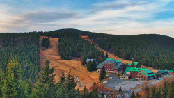 Panorama Jižní svahy, Hotel, Nástup