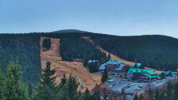 Panorama Jižní svahy, Hotel, Nástup