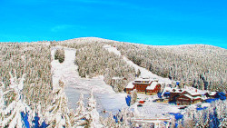 Panorama Jižní svahy, Hotel, Nástup