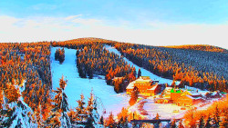 Panorama Jižní svahy, Hotel, Nástup