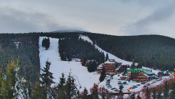 Panorama Jižní svahy, Hotel, Nástup