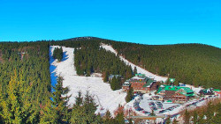 Panorama Jižní svahy, Hotel, Nástup