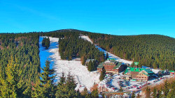 Panorama Jižní svahy, Hotel, Nástup