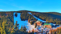 Panorama Jižní svahy, Hotel, Nástup