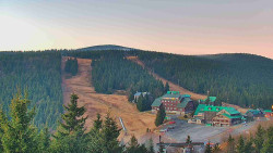 Panorama Jižní svahy, Hotel, Nástup