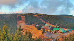 Panorama Jižní svahy, Hotel, Nástup