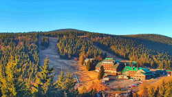 Panorama Jižní svahy, Hotel, Nástup