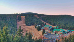 Panorama Jižní svahy, Hotel, Nástup